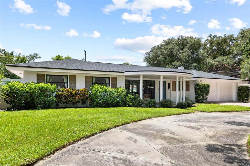 Single Family Residence in CLEARWATER