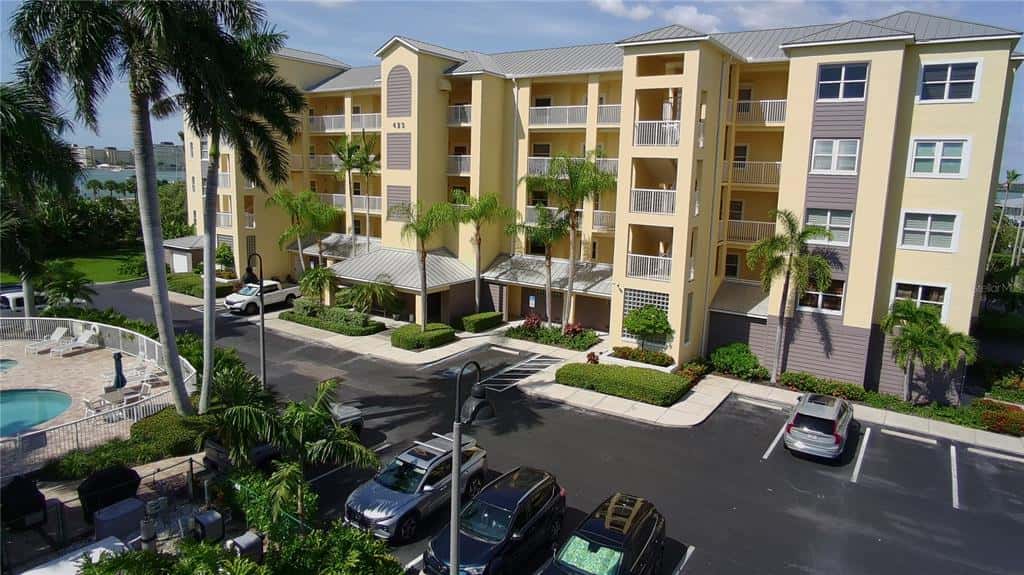 Condominium in MADEIRA BEACH