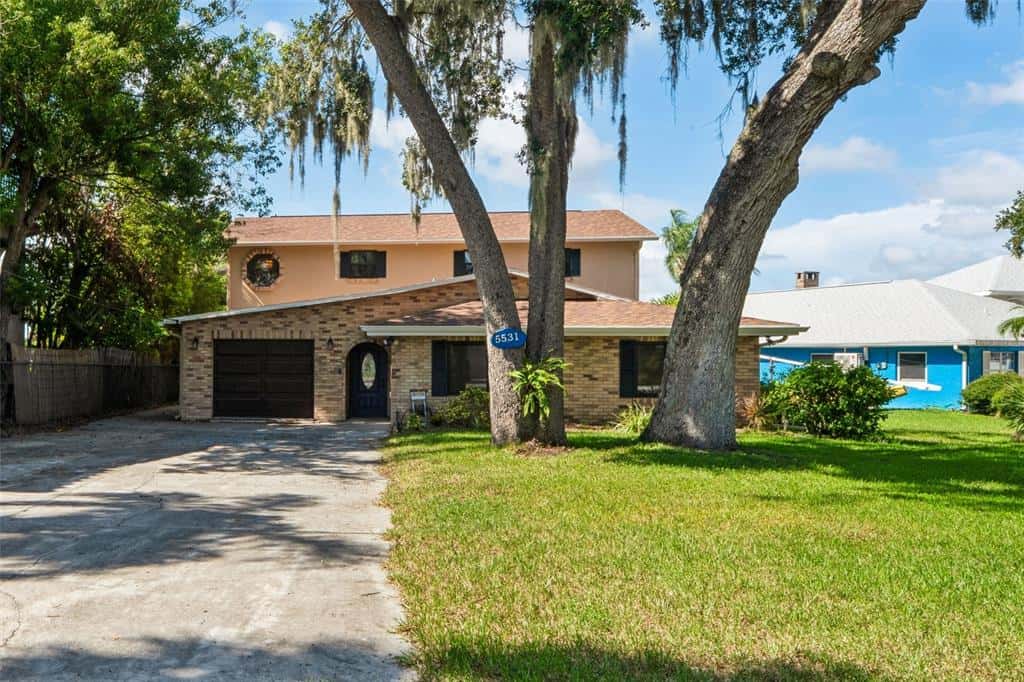 Single Family Residence in NEW PORT RICHEY