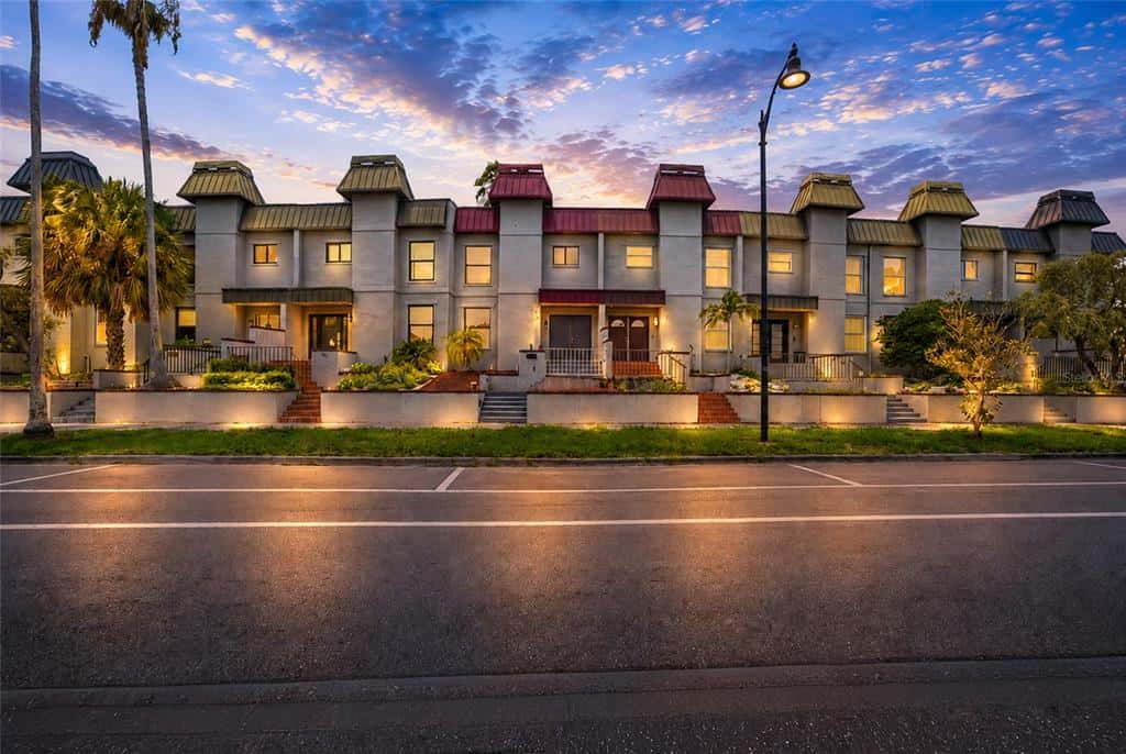 Townhouse in TAMPA