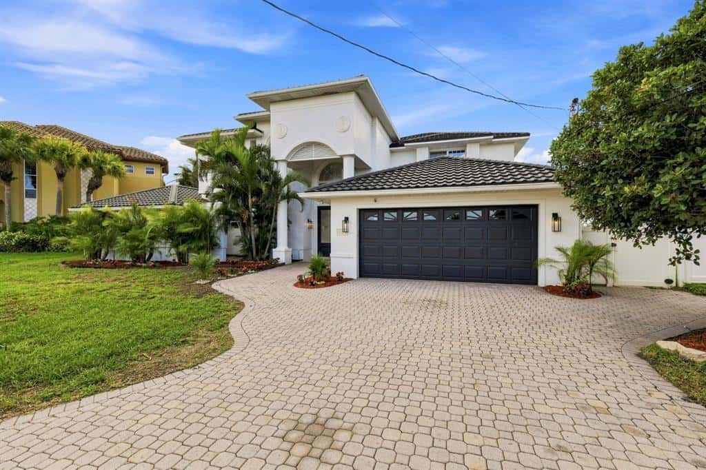 Single Family Residence in CLEARWATER BEACH