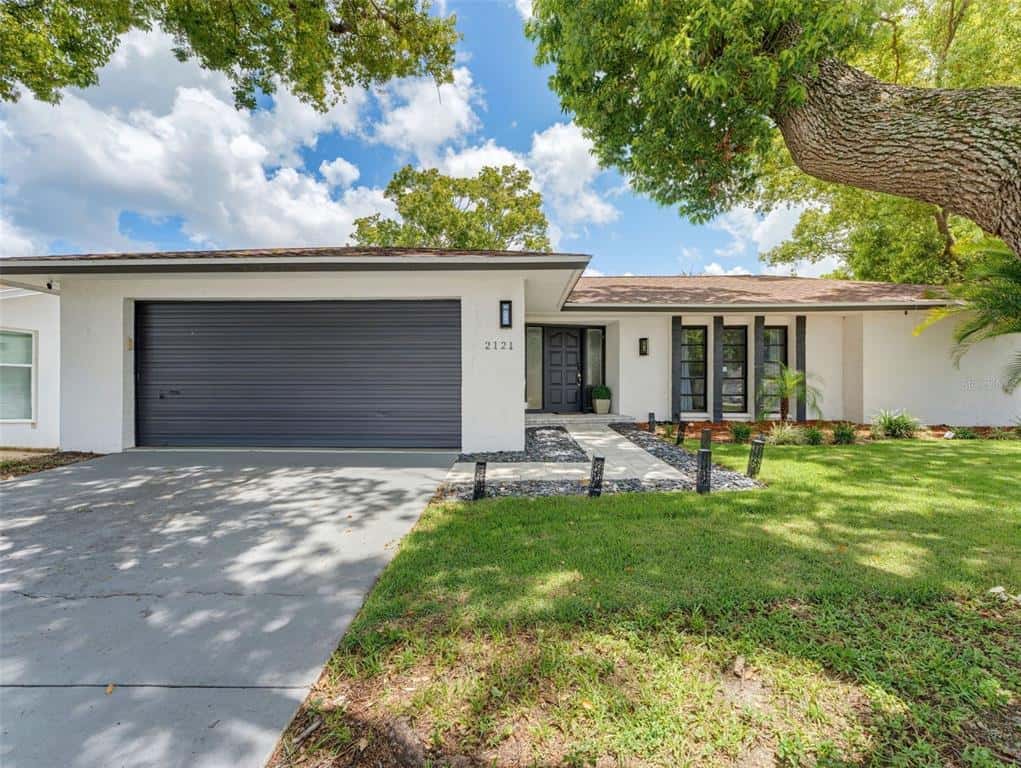 Single Family Residence in CLEARWATER