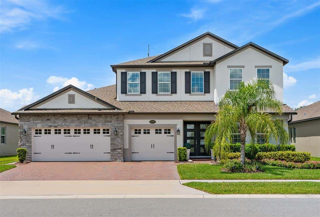 Single Family Residence in OVIEDO