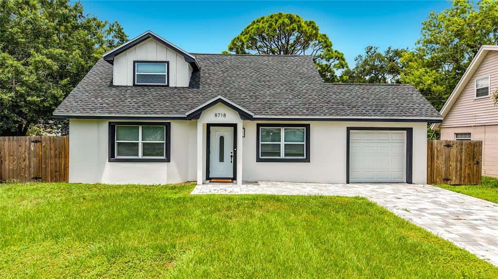 Single Family Residence in SEMINOLE