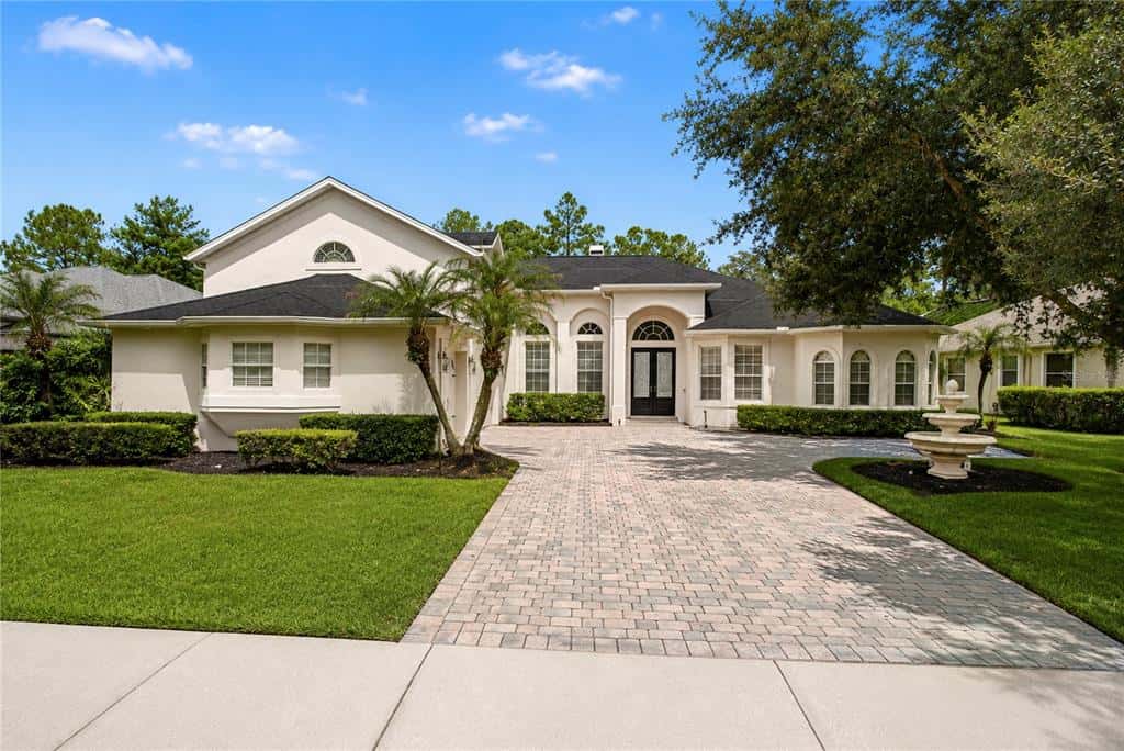 Single Family Residence in OVIEDO