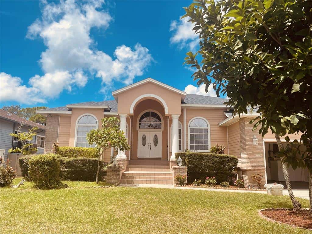 Single Family Residence in SEMINOLE