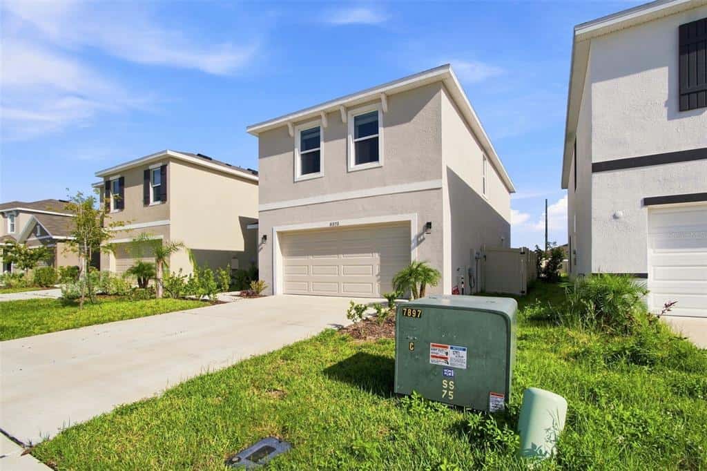 Single Family Residence in WESLEY CHAPEL