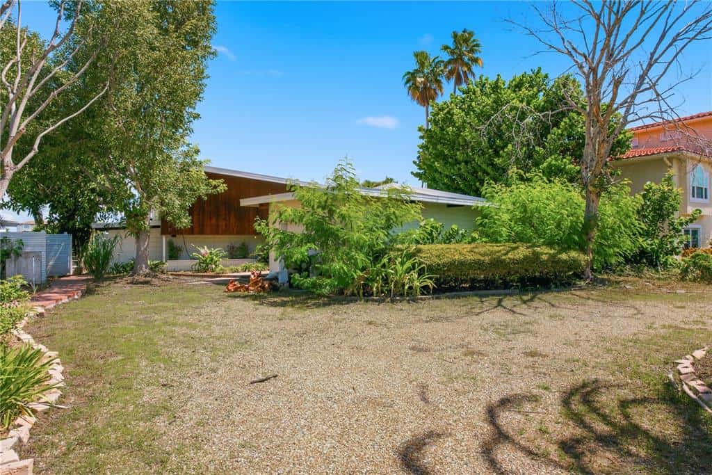 Single Family Residence in TREASURE ISLAND