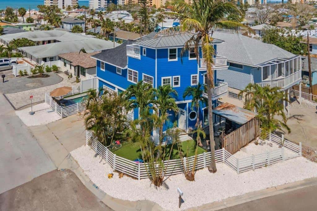 Single Family Residence in MADEIRA BEACH