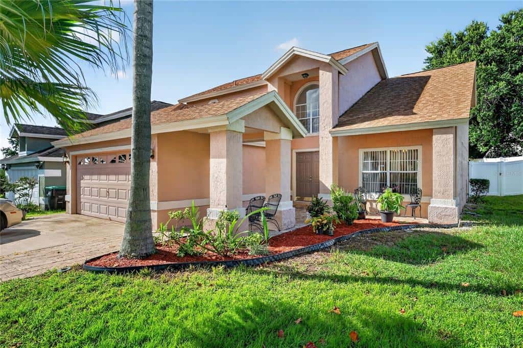 Single Family Residence in ORLANDO