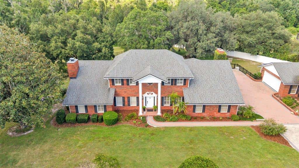 Single Family Residence in LAKELAND