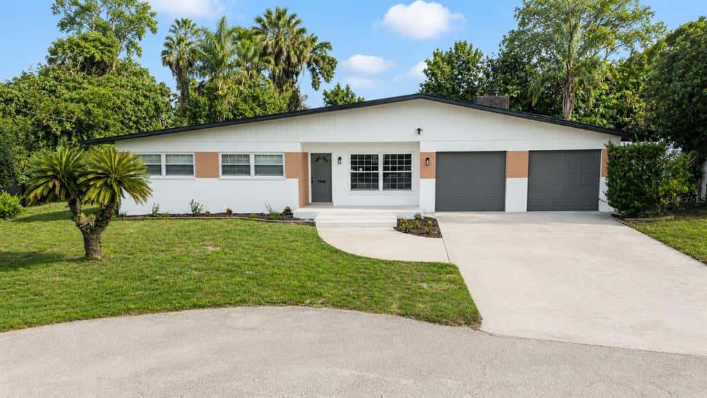 Single Family Residence in TAMPA