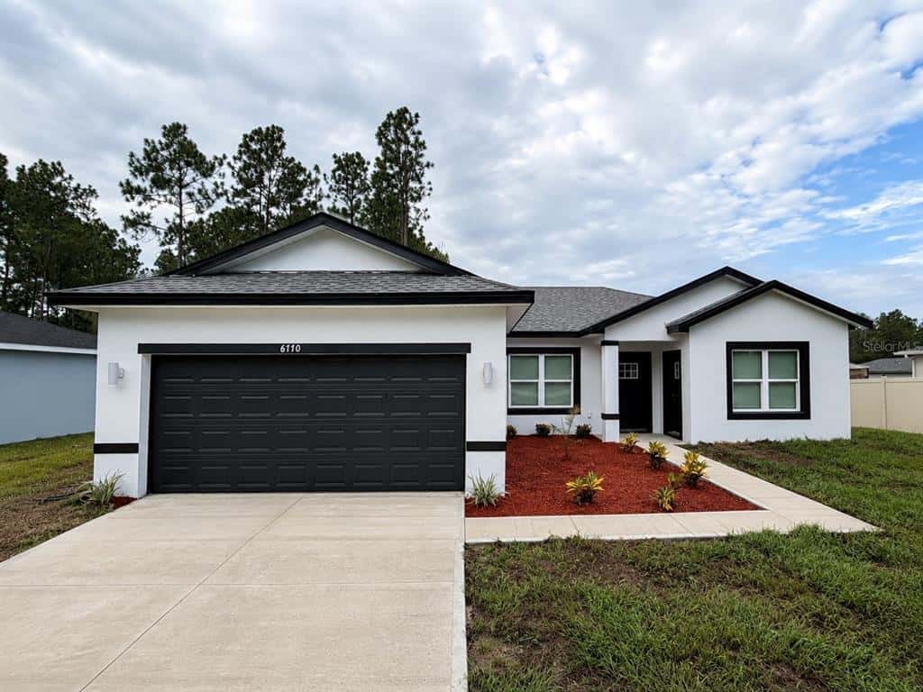 Single Family Residence in OCALA
