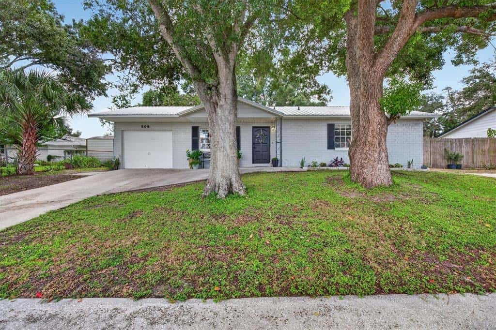 Single Family Residence in SEFFNER