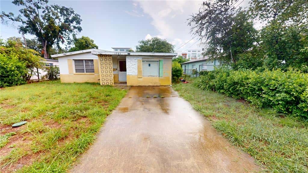 Single Family Residence in TAMPA