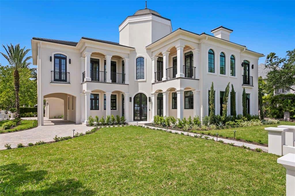 Single Family Residence in TAMPA