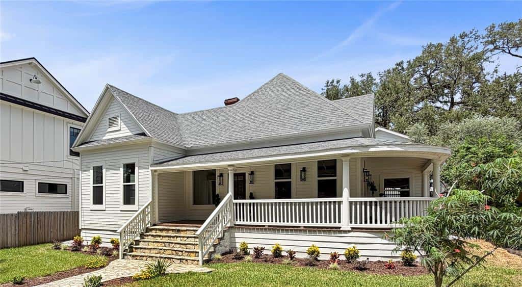 Single Family Residence in TAMPA