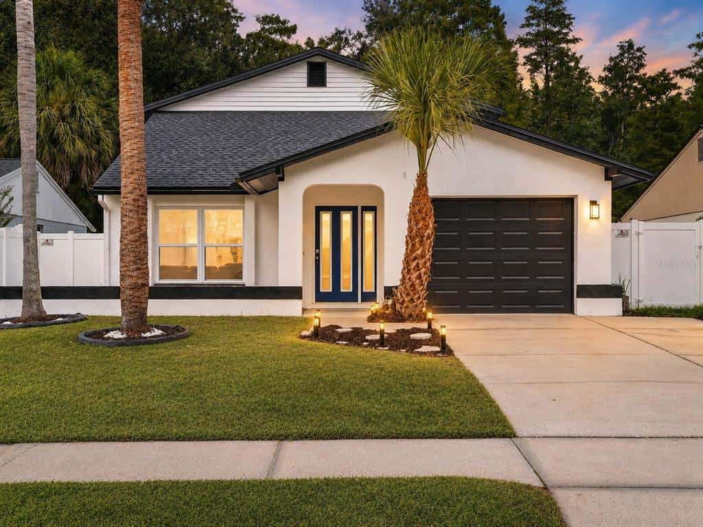 Single Family Residence in TAMPA