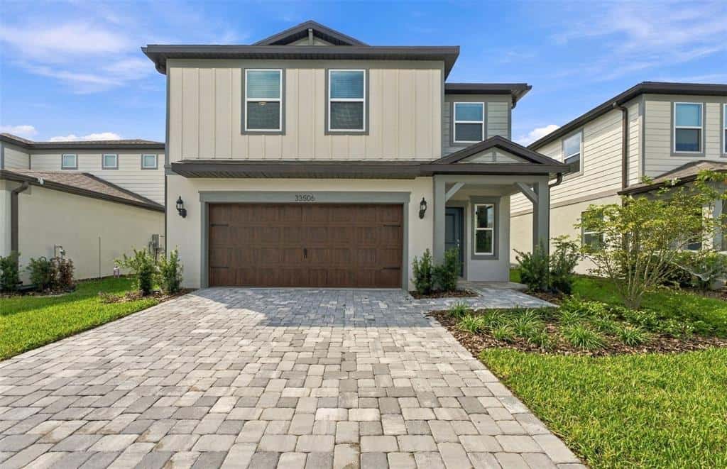 Single Family Residence in WESLEY CHAPEL