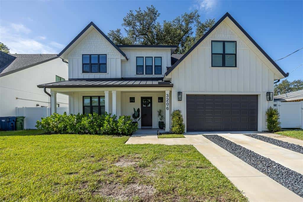 Single Family Residence in TAMPA