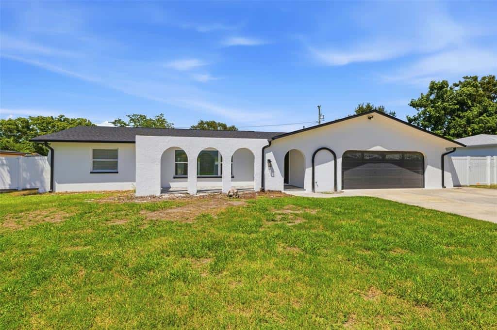 Single Family Residence in CLEARWATER