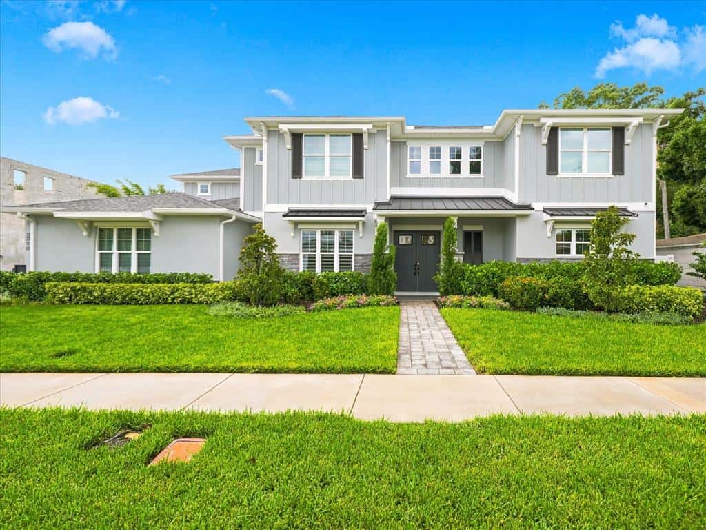 Single Family Residence in TAMPA