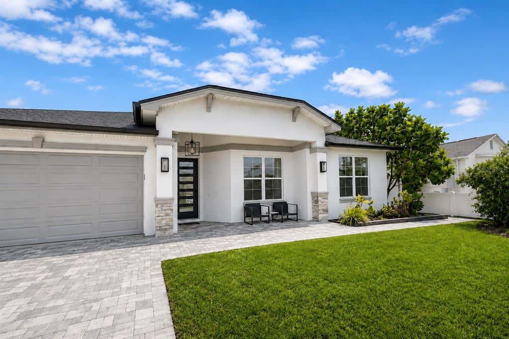 Single Family Residence in TAMPA