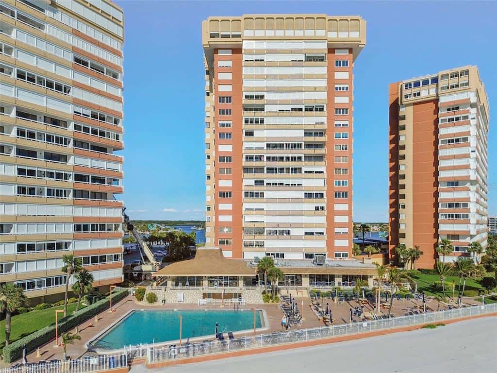 Condominium in REDINGTON SHORES