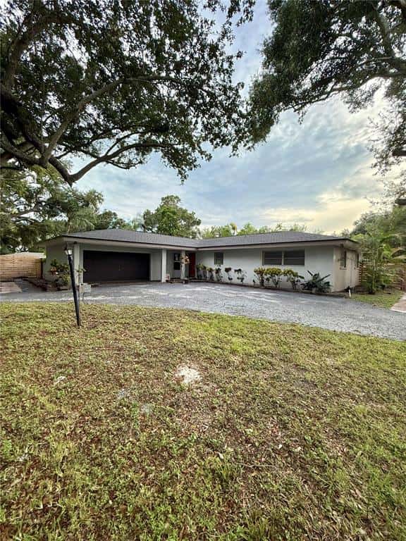 Single Family Residence in BELLEAIR BLUFFS