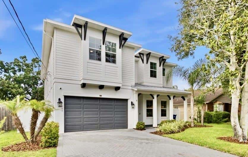 Single Family Residence in TAMPA