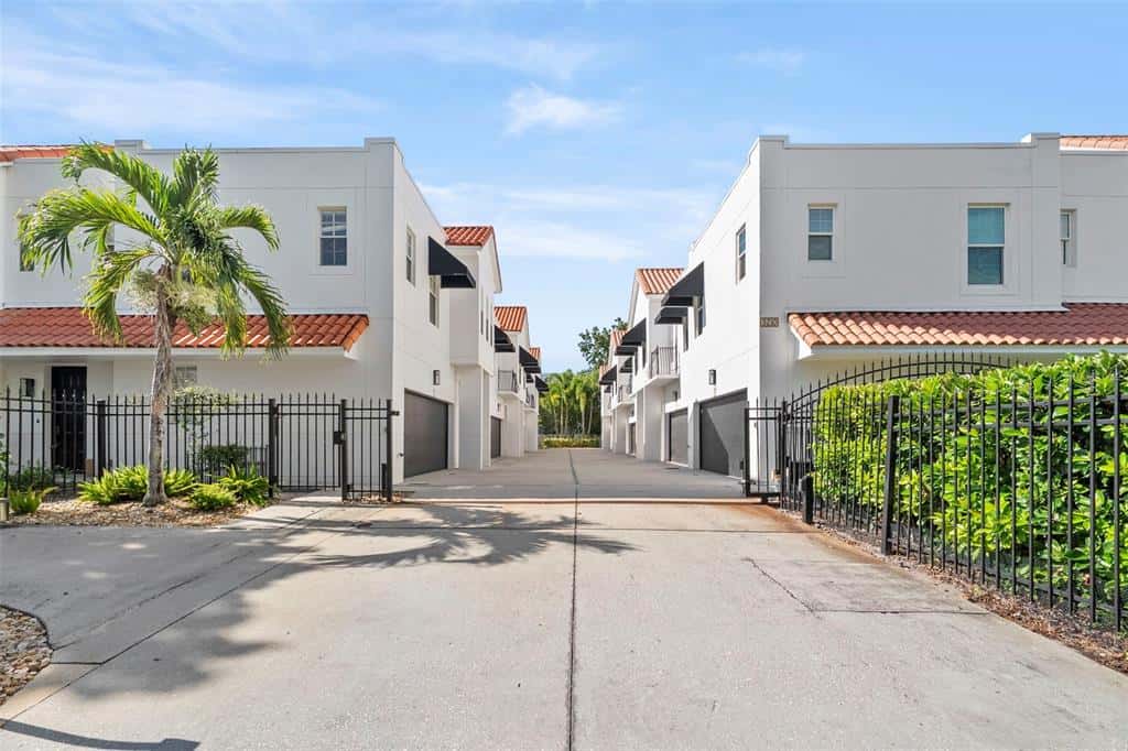 Townhouse in TAMPA
