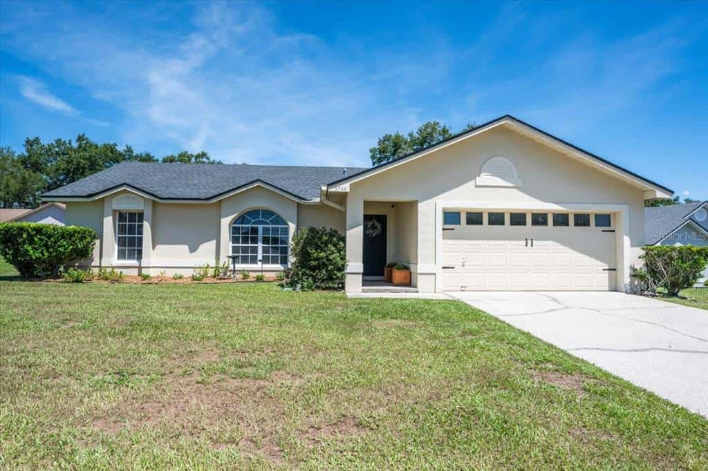 Single Family Residence in LAKELAND