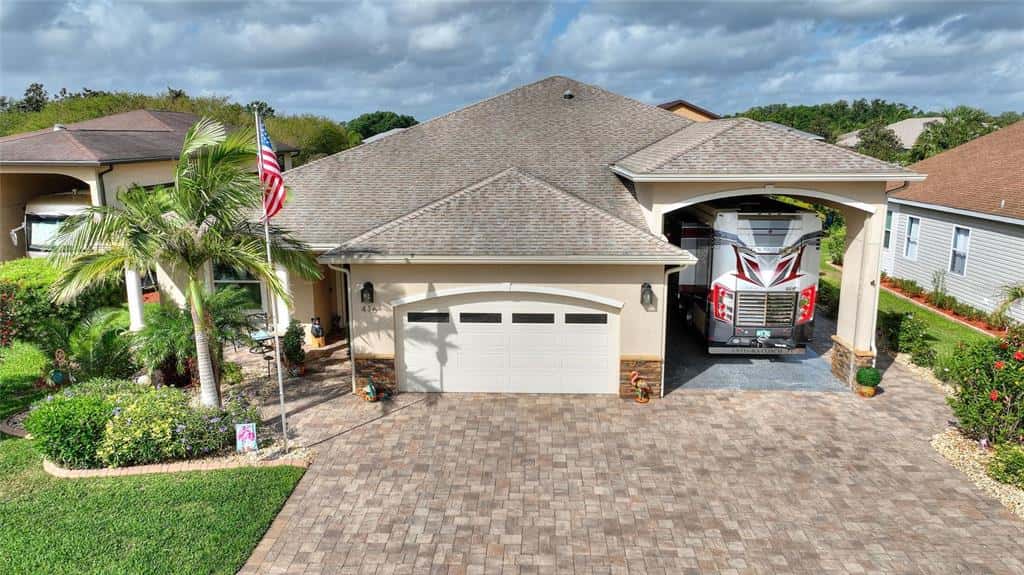 Single Family Residence in POLK CITY