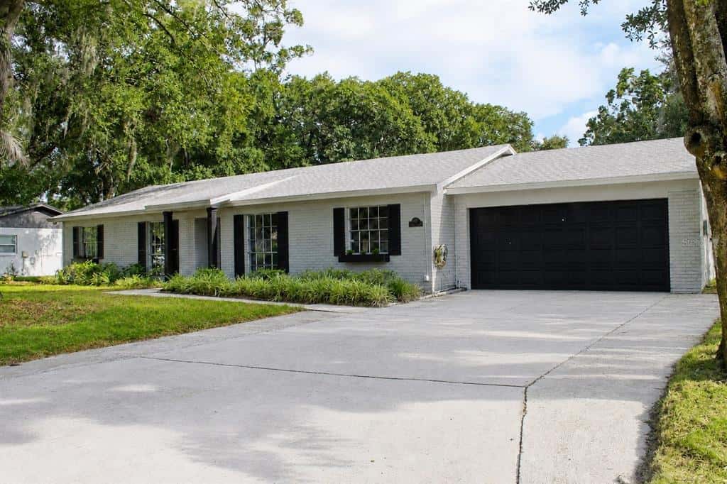 Single Family Residence in TAMPA