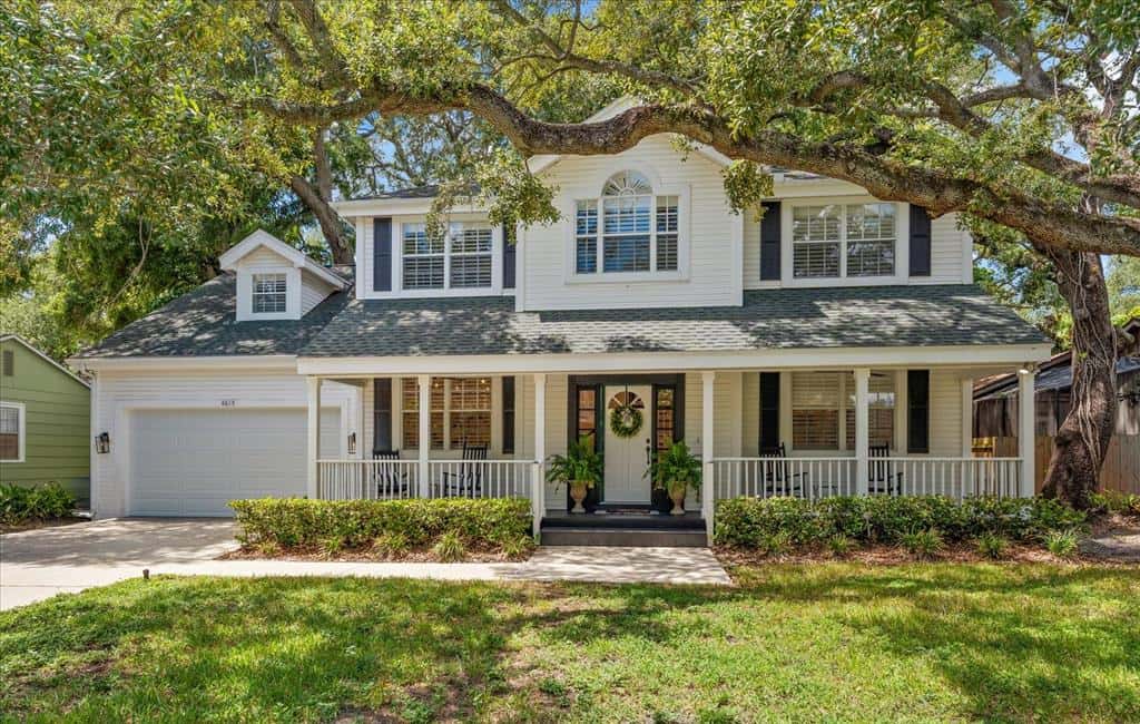 Single Family Residence in TAMPA