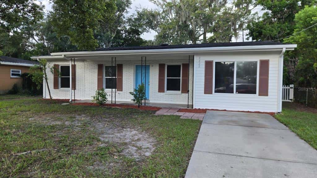 Single Family Residence in TAMPA