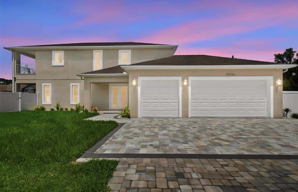 Single Family Residence in TAMPA