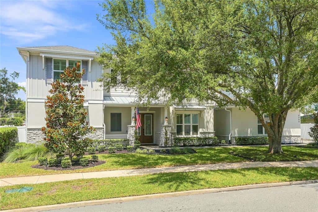 Single Family Residence in TAMPA