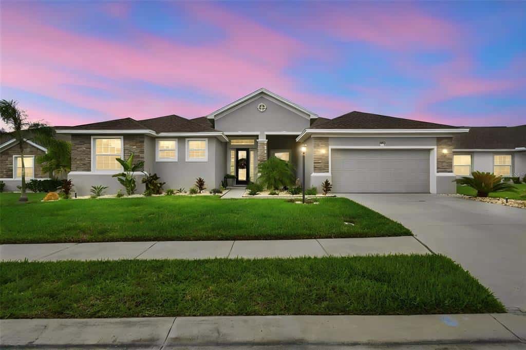 Single Family Residence in LAKELAND