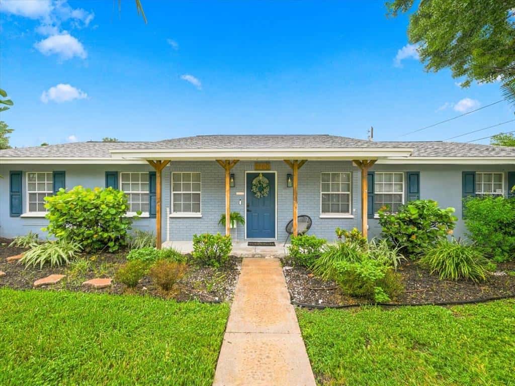 Single Family Residence in CLEARWATER