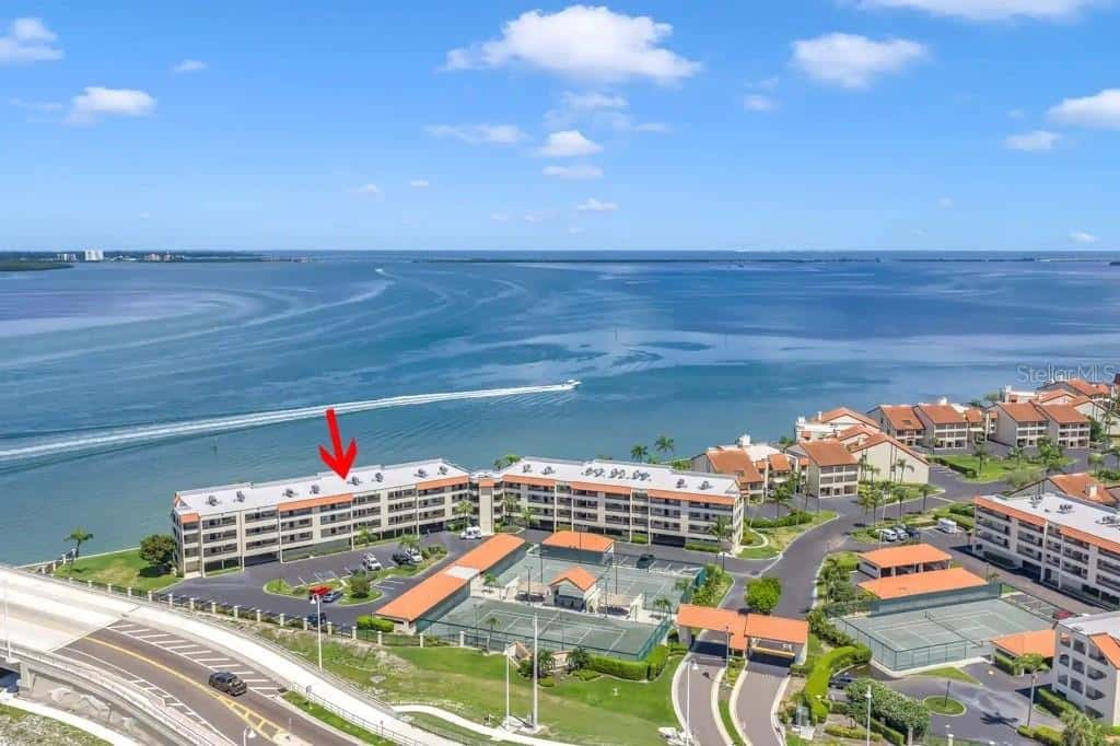Condominium in TIERRA VERDE