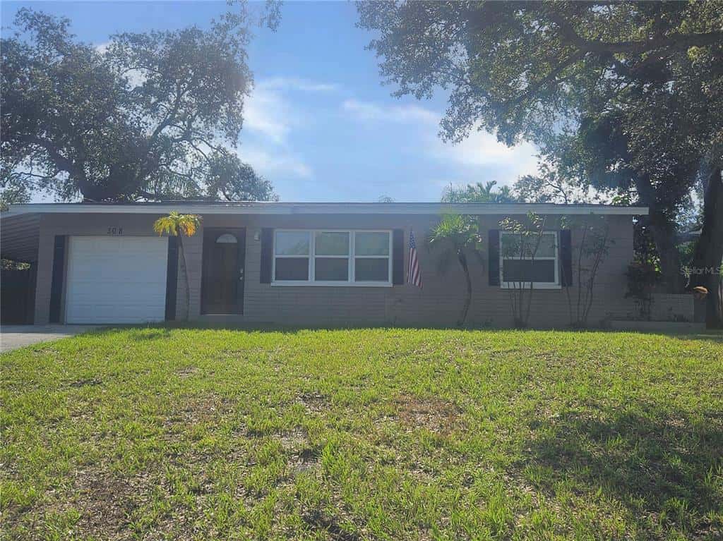 Single Family Residence in CLEARWATER
