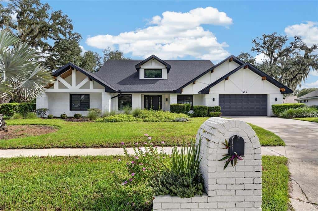 Single Family Residence in BRANDON
