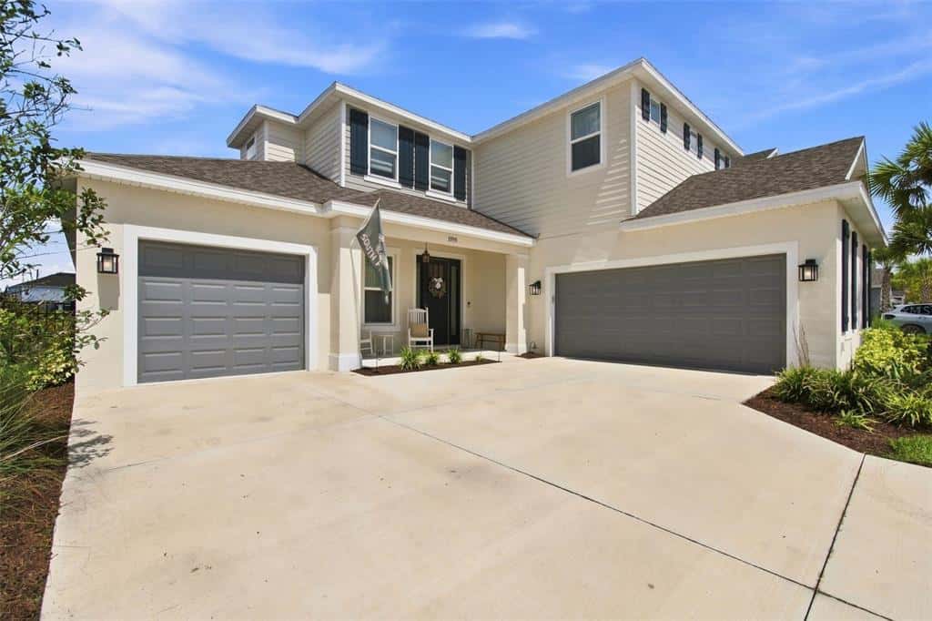 Single Family Residence in WESLEY CHAPEL