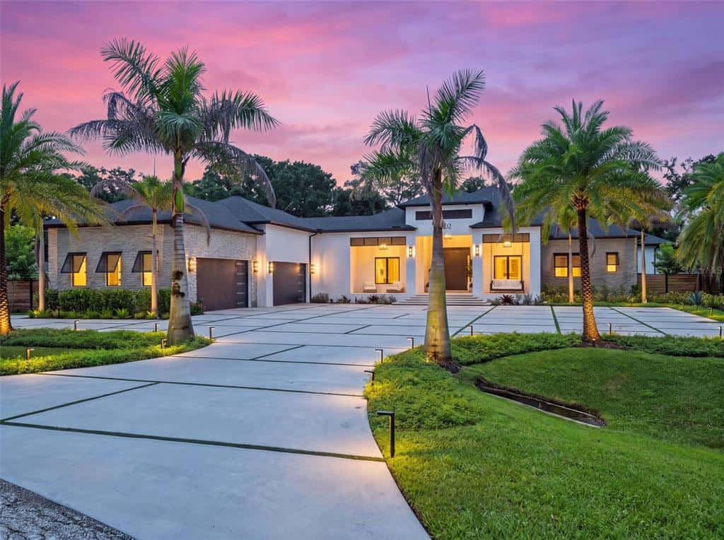 Single Family Residence in LUTZ