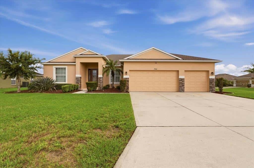 Single Family Residence in LAKELAND