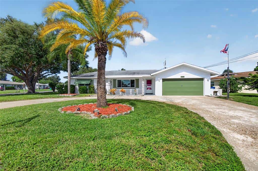 Single Family Residence in SEMINOLE