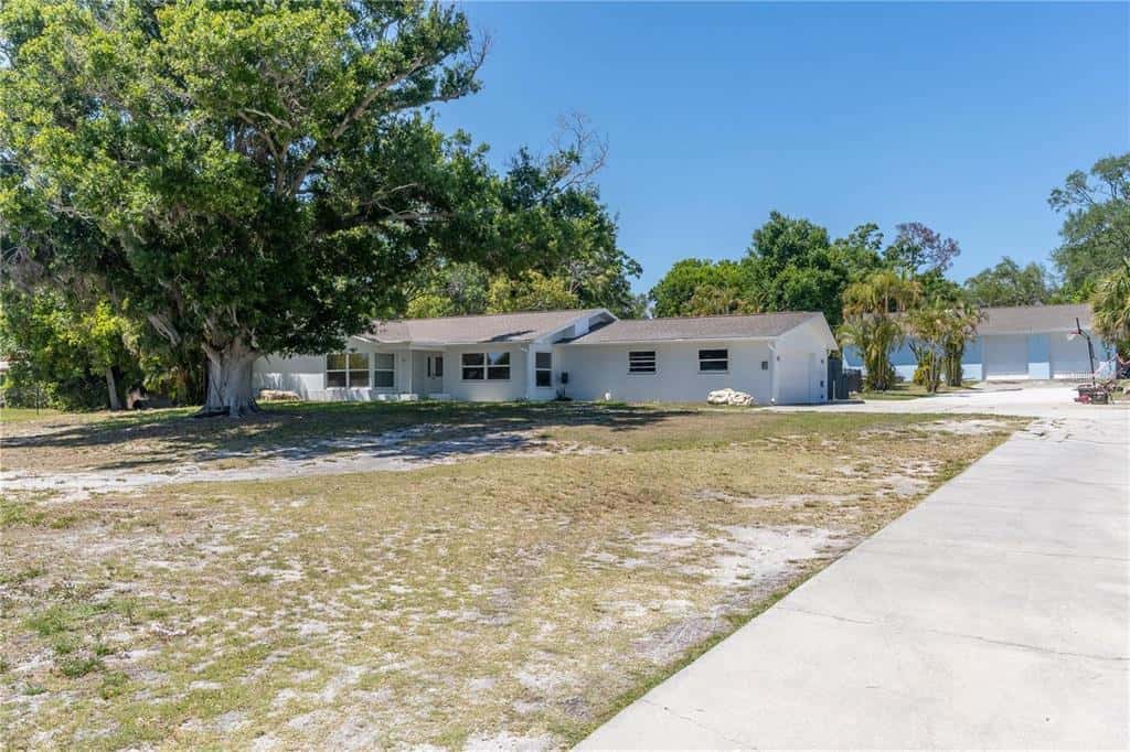 Single Family Residence in SEMINOLE