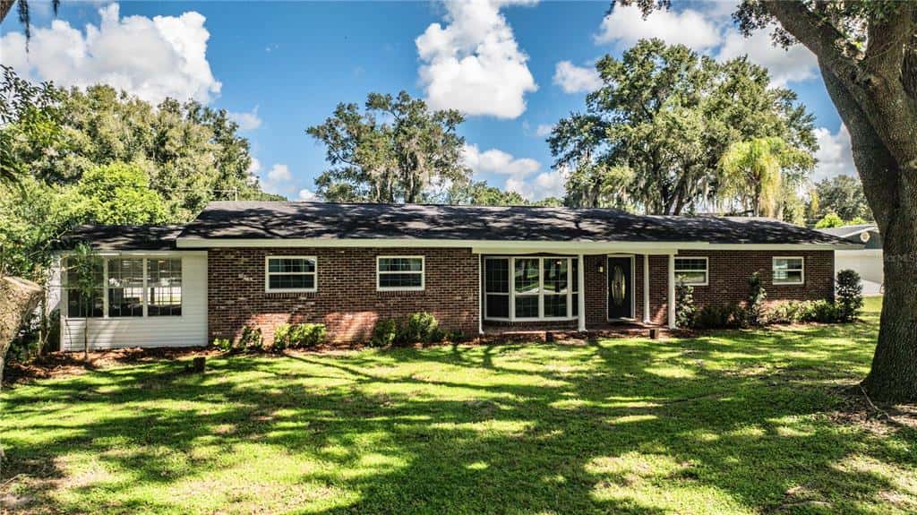 Single Family Residence in AUBURNDALE