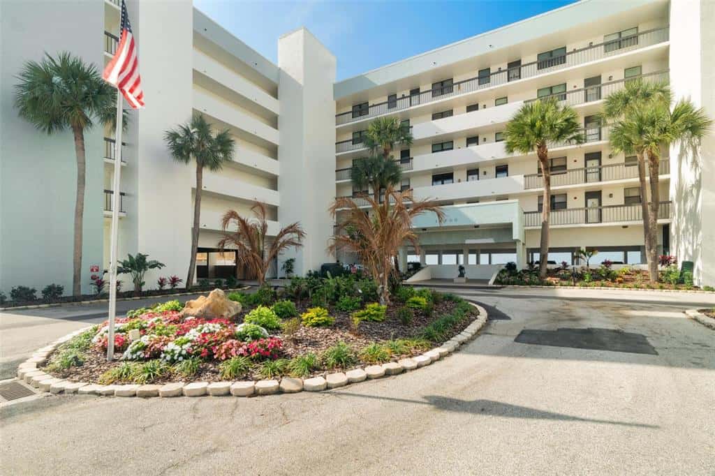 Condominium in MADEIRA BEACH